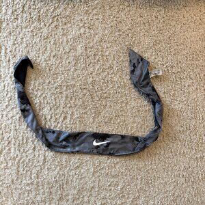 Nike Women's Camouflage Black and Gray headband